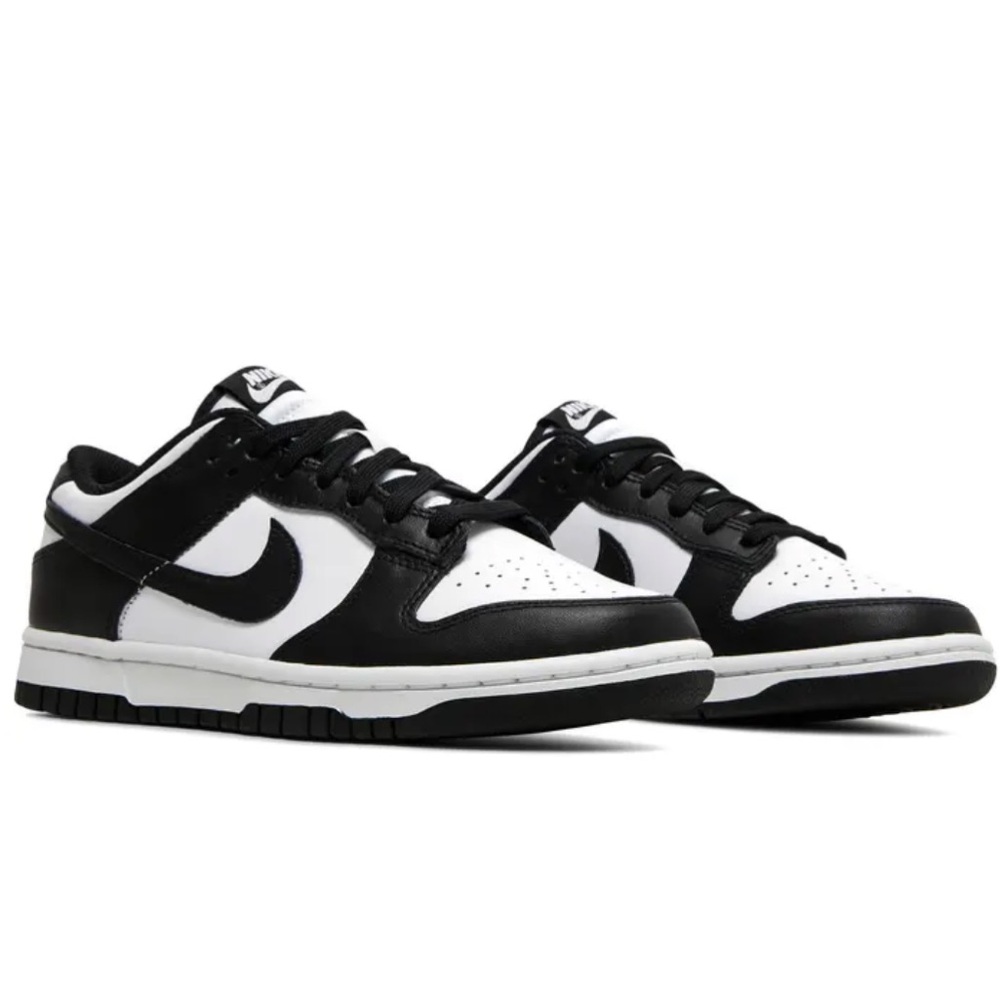 Nike Dunks ‘Panda’ Sneakers